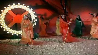 دوستان من صرف قدیمی در حالی که به دنبال فیلمسکسی باحال در قبل از ورود به اتاق و پرتاب